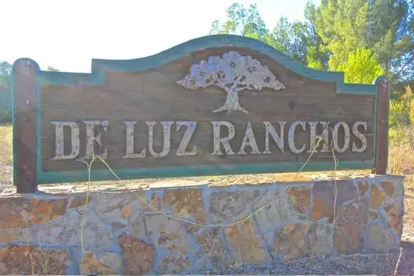 De Luz neighborhood in Temecula California with custom homes and larger lots