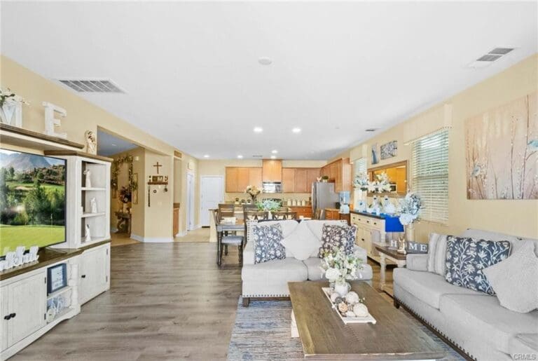 11- 36430 Geranium Drive Lake Elsinore CA 92532