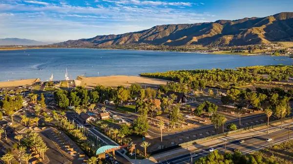 Lake Elsinore California lake and mountain view