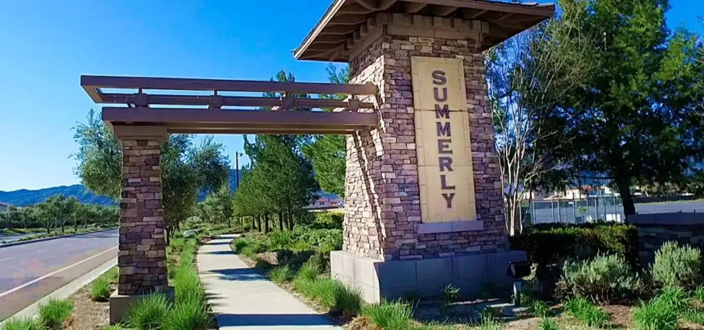 Summerly community in Lake Elsinore California