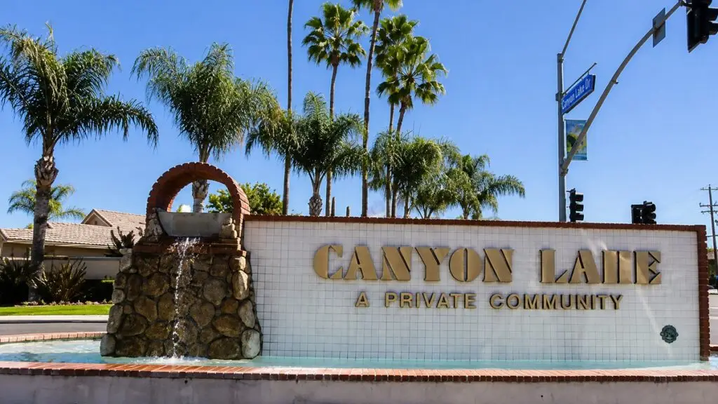 Canyon Lake private community entrance monument and fountain in Canyon Lake, California