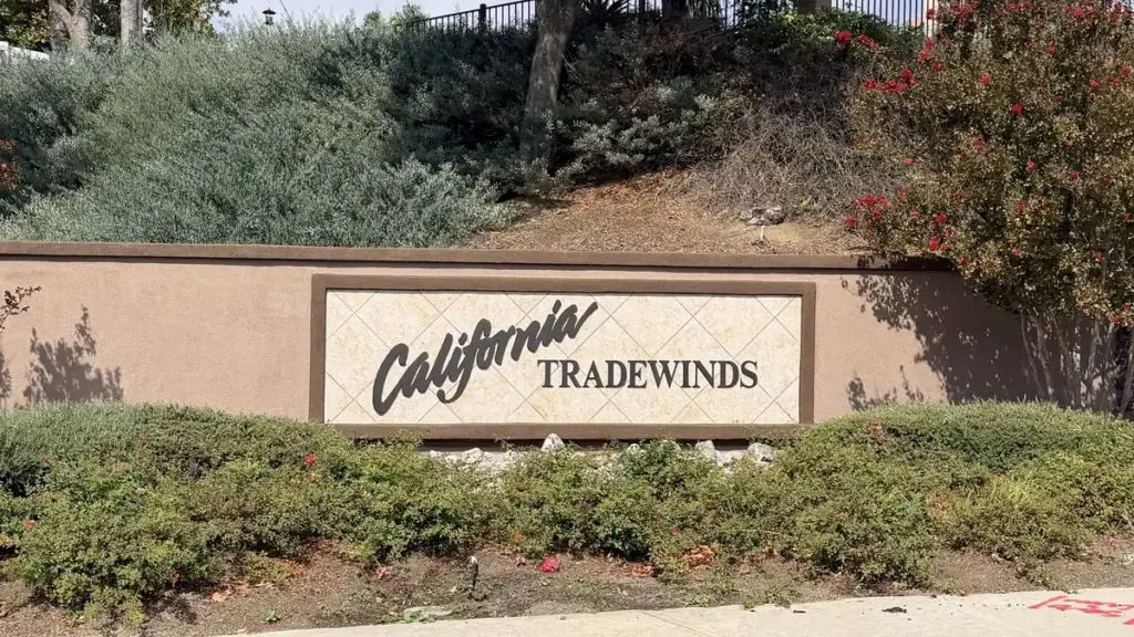 California Tradewinds community entrance monument in Temecula, California